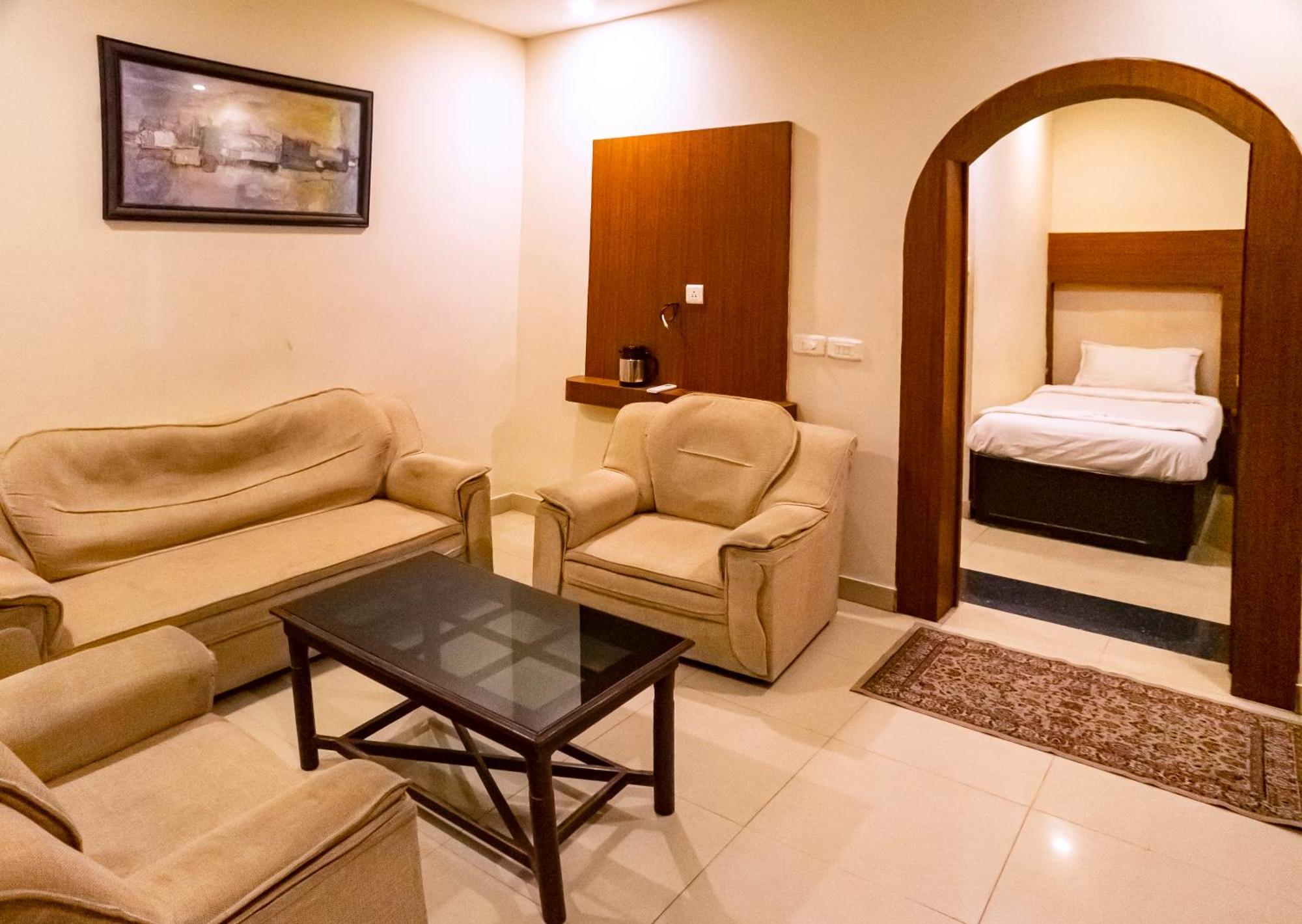 Hotel Sebaa Palace Kânyâkumârî Extérieur photo